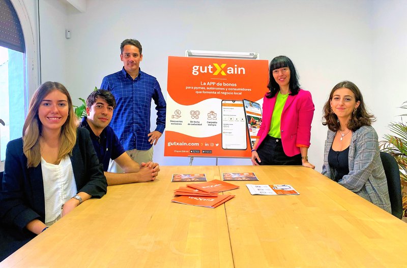 GutXain lanza su bono-comercio y regala 30 euros a los consumidores valencianos para que compren en el barrio