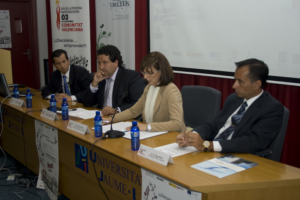 DPE Castellón 2011: Acto Institucional. Dña. Pilar García, Vicerrectora de estudiantes, empleo e innovación educativa de la UJI