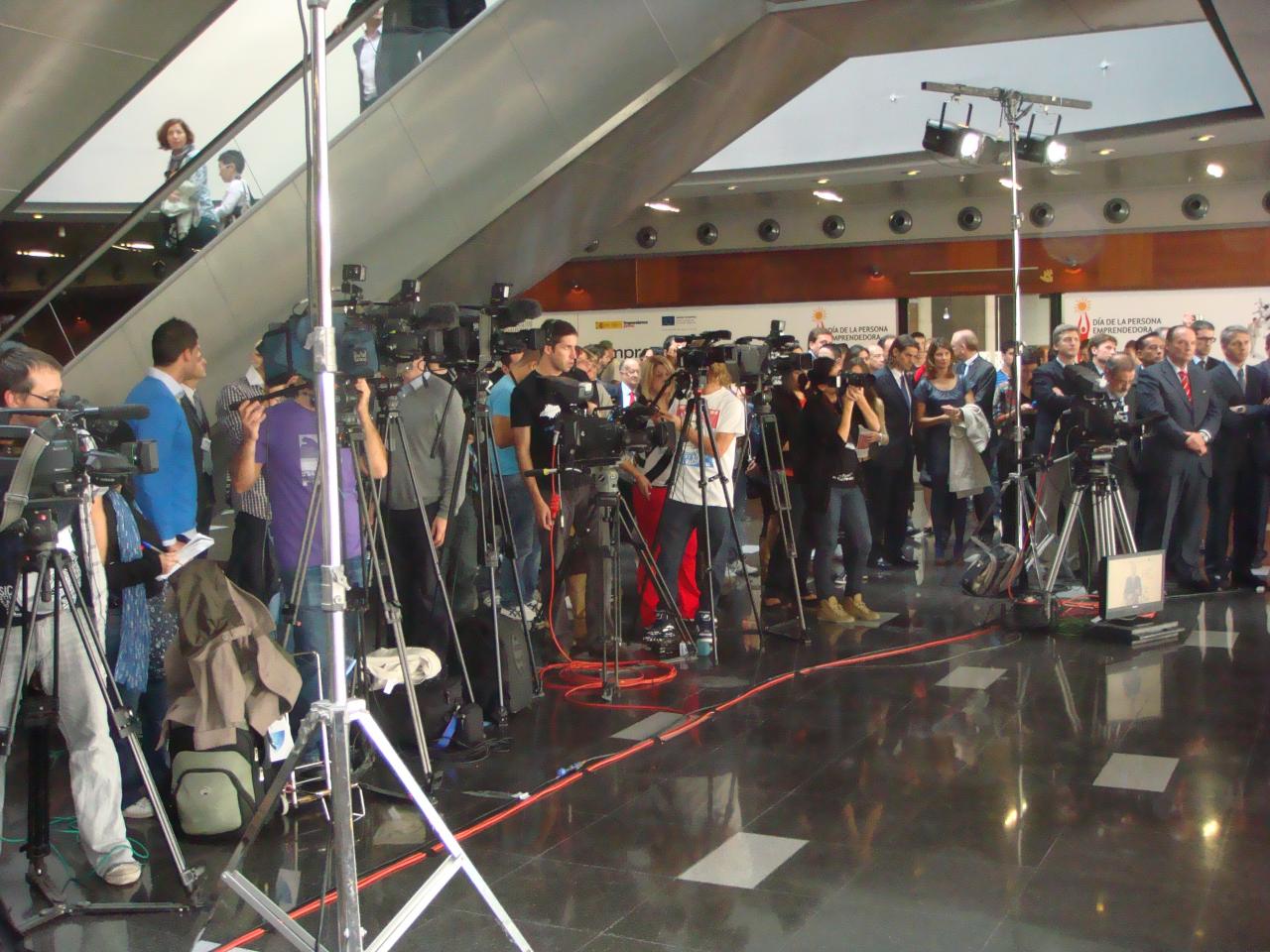 Espectaci�n de los medios