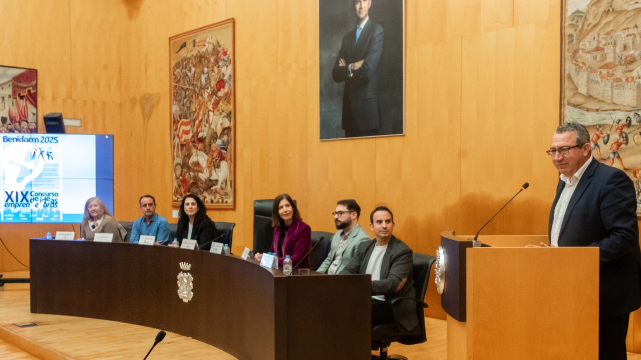El CEEI Elche participa como jurado en el XIX Concurso de Ideas Emprendedoras de Benidorm, un certamen que ganó "Publi Flypa"