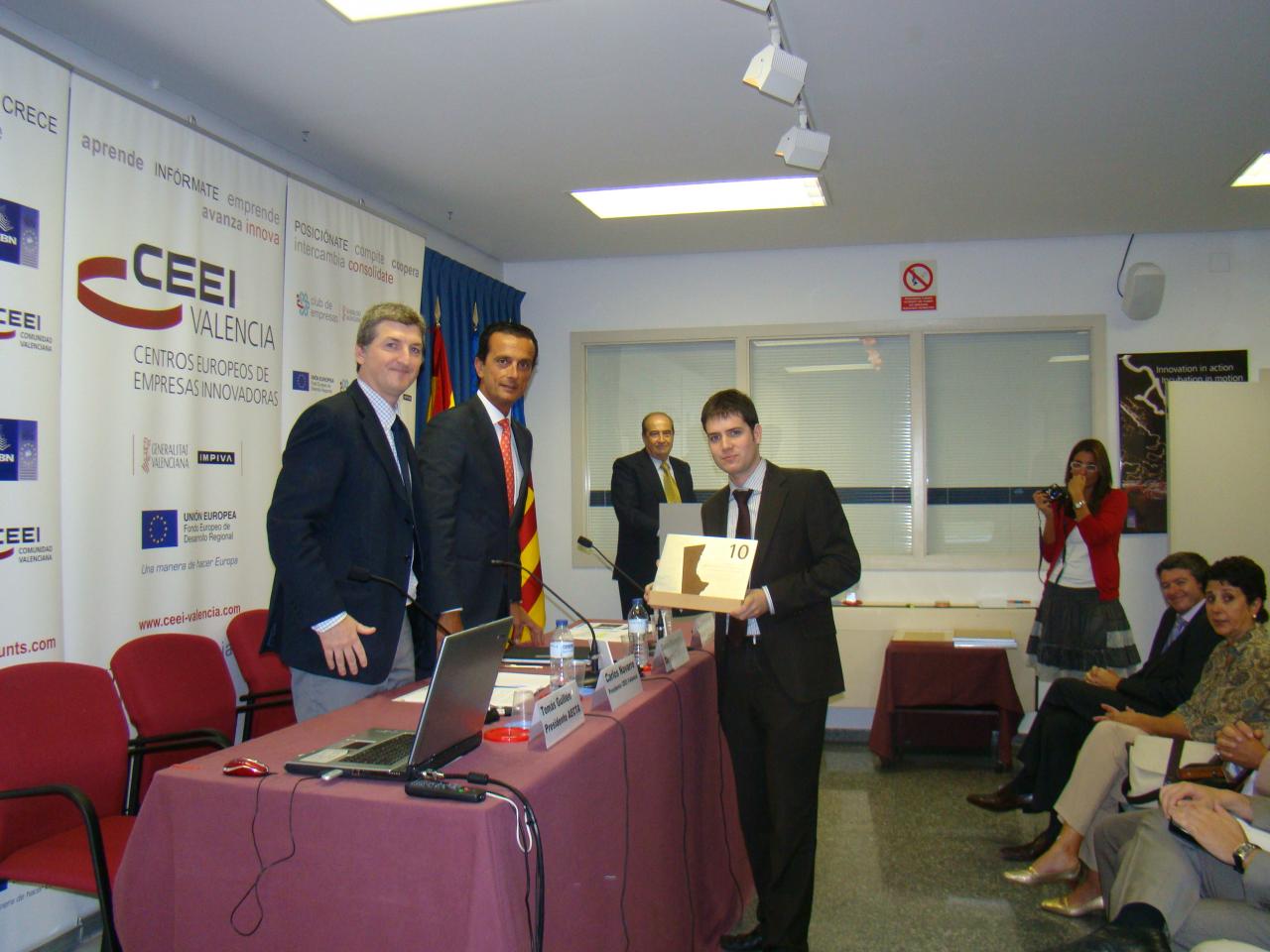 Javier Gim�nez (LITEBI) �ccesit Mejor Proyecto Empresarial