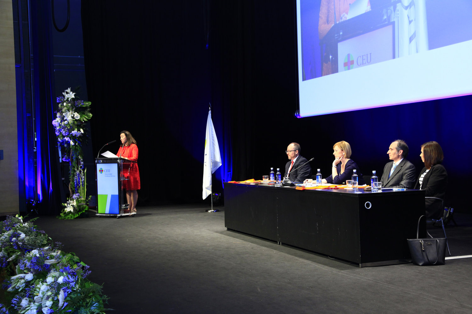 Isabel Giménez madrina en la clausura de la Universidad CEU-UCH