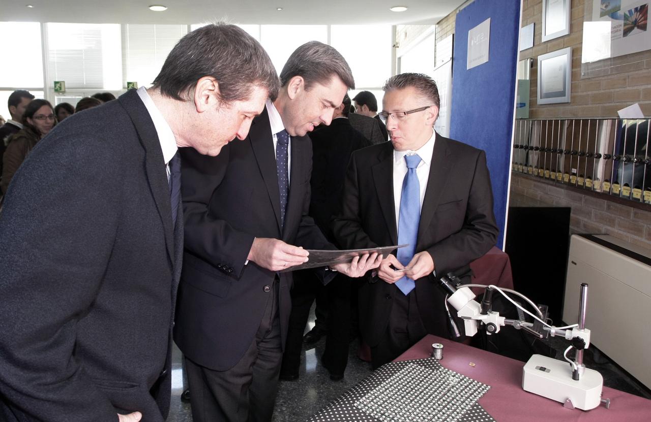 Vicente Rambla visita el stand de SENiA Technologies