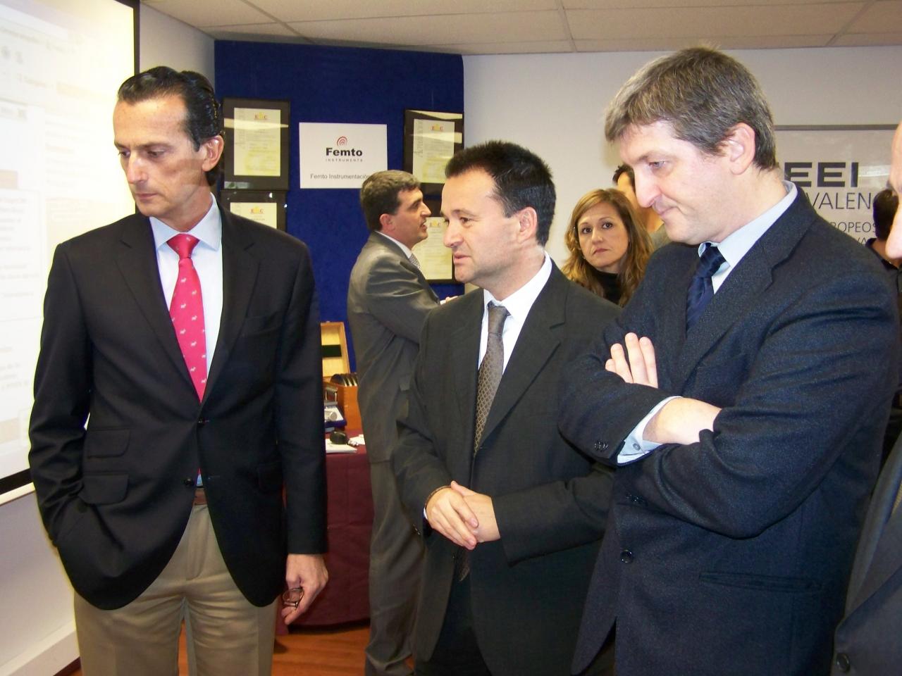 Daniel Moragues visita el stand de KUBERTOR, Soluciones y Procesos Solares