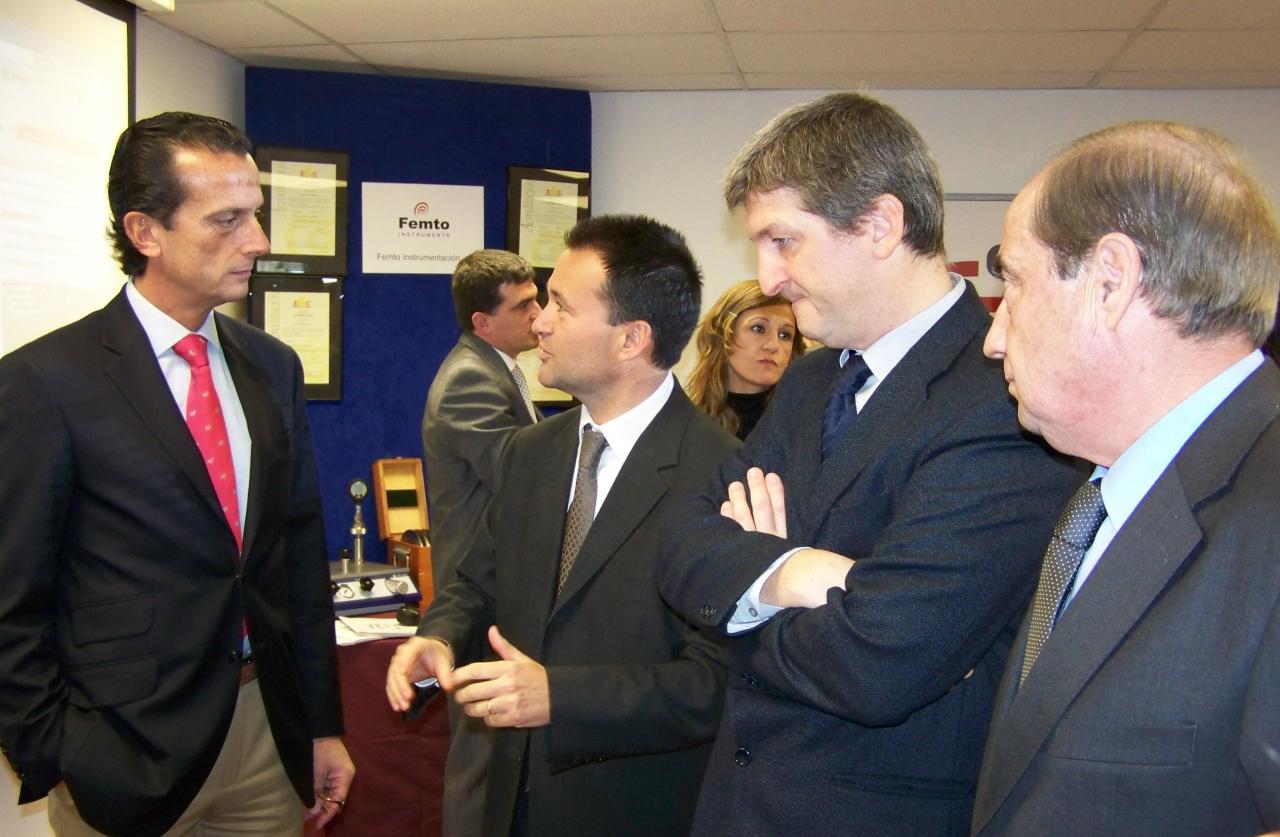 Daniel Moragues visita el stand de KUBERTOR, Soluciones y Procesos Solares