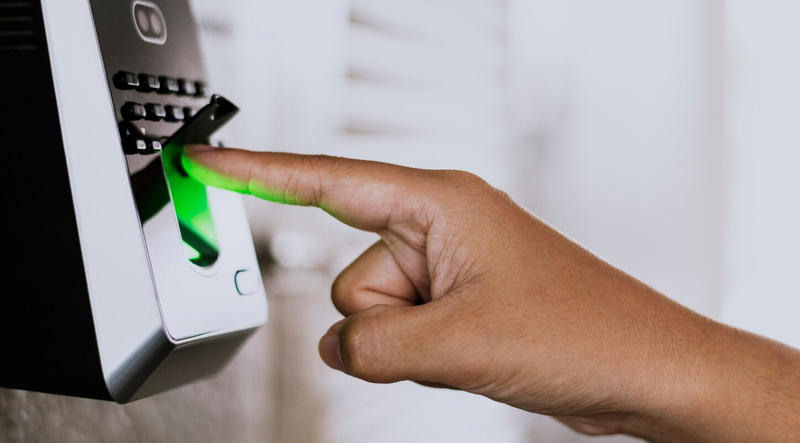 Sistemas biom�tricos en la autentificaci�n dentro del marco del RGPD