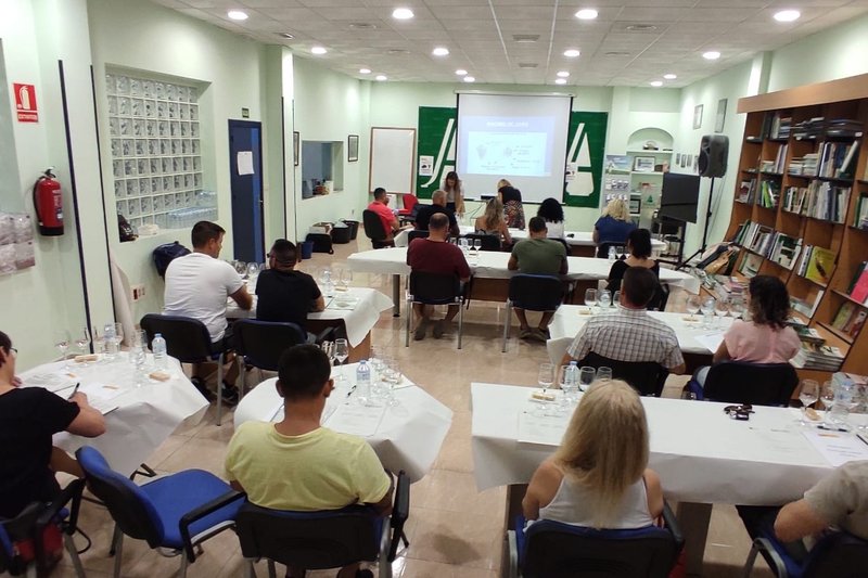 LA FORMACI�N AGROALIMENTARIA DE M�S DE MEDIO MILLAR DE PERSONAS